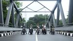 Intip Gaya Sunmori Raffi Ahmad dan Gading Marten Naik Motor Gede