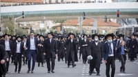 Diketahui, rabi Meshulam Soloveitchik sendiri meninggal pada usia 99 tahun usai terpapar virus Corona selama beberapa bulan.