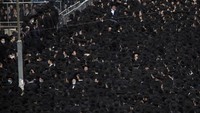 Seperti diketahui, Israel dalam beberapa pekan terakhir memberlakukan aturan lockdown nasional ketiga untuk memerangi pandemi COVID-19. Kehadiran ribuan warga yang hendak mengiringi prosesi pemakaman rabi terkemuka di Israel pada akhir pekan lalu itu pun menuai reaksi dari berbagai pihak, mulai dari publik, politisi hingga polisi.