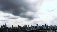 Badan Meteorologi, Klimatologi, dan Geofisika (BMKG) pun mengingatkan masyarakat untuk mewaspadai cuaca ekstrem saat puncak musim hujan.