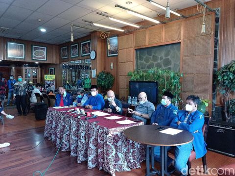 Sejumlah pendiri Partai Demokrat menggelar konferensi pers menanggapi isu kudeta yang disampaikan AHY (Sachril Agustin Berutu/detikcom).