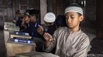 Semangat Santri Tunarungu Menuntut Ilmu