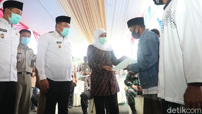 sertifikat untuk pengungsi mantan syiah di sidoarjo