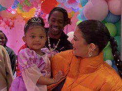 Foto: Pesta Ultah Ke-3 Putri Kylie Jenner, Tetap Meriah di Tengah Pandemi