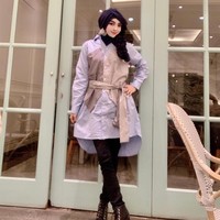 Yuni mengatakan dalam kesehariannya, dia sebenarnya tidak selalu memakai makeup. Namun jika sedang berada di luar rumah, makeup adalah hal wajib. Aku tampil tampa makeup itu ketika di rumah saja kalau keluar rumah ya harus pake makeup dong, kata wanita yang tinggal di Bandar Lampung itu. Foto: Instagram @yuni_jasminebutiq.