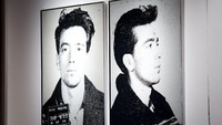 Andy Warhol pernah mereproduksi foto dari salah satu perampok toko minuman keras John Josep H.Jr. Karya itu dilelang senilai Rp 397 miliar.  Foto: Istimewa