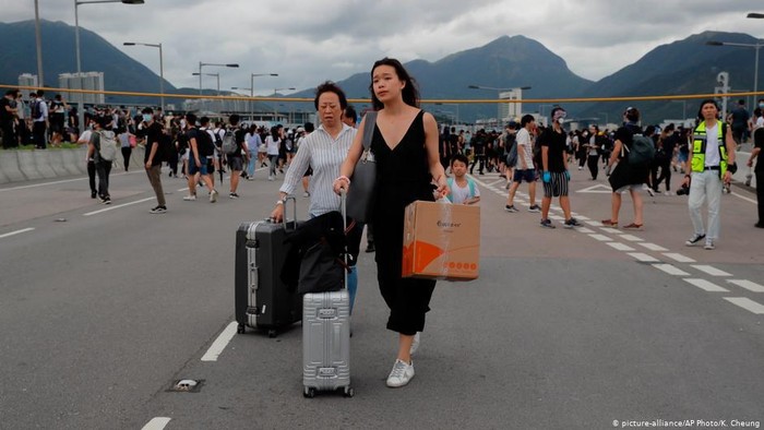 Akankah Program Imigrasi Inggris Picu Eksodus Warga Hong Kong?