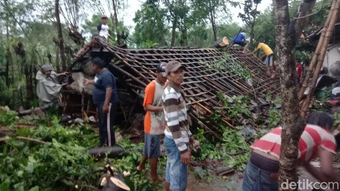 angin kencang di probolinggo