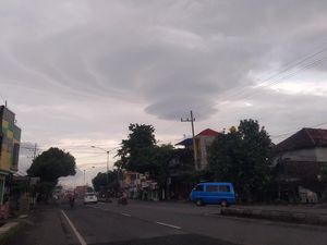 Awan Lenticular Tampak di Pasuruan, BMKG Pastikan Bukan Pertanda Bencana
