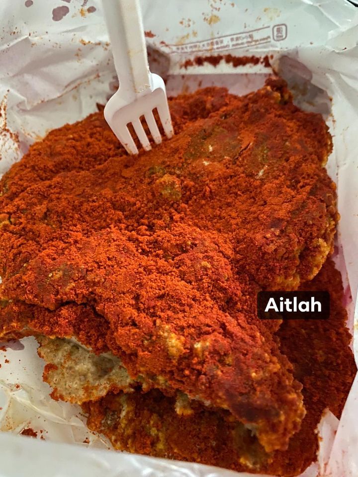 pesanan ayam pedas 'sampai menangis'