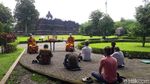 Momen Para Biksu Borobudur Doakan Pandemi Segera Berakhir