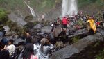 1.250 Tangga dan Pesona Air Terjun Grojogan Sewu