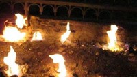 Api yang tak kunjung padam pada malam hari (yayahebad.blogspot.com)