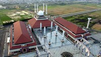 Salah satu masjid terbesar di Indonesia (raden-permadi.blogspot.com)