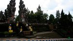 Agungnya Pura Mandara Giri Semeru di Lumajang
