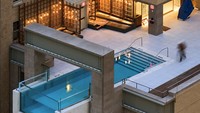 Hanging pool, Dallas (Sumber: ffffound.com)