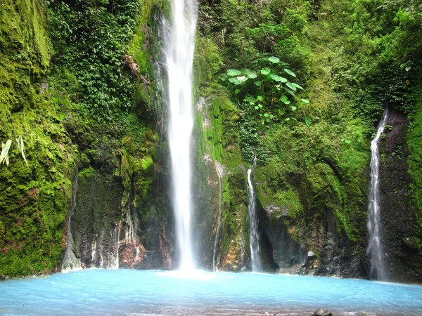 Air Terjun Dua Warna Di Sibolangit