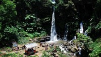 Pengunjung Curug Orok