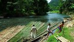 Arung Jeram dengan Bambu, Cuma Ada di Loksado!