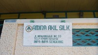 Amina SIlk, Media Masyarakat Sengkang Untuk Memasarkamn Hasil Tenunnya