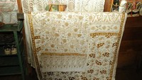 Proses pelilinan batik tulis Jambi