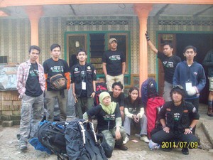 Berdiri di Lautan Awan Putih Merbabu