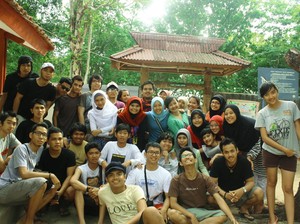 Bergembira Bersama di Ujung Genteng