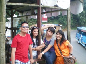 Bertualang di Kebun Teh