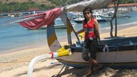 Di antara perahu nelayan Padang Bai