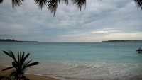 Pantai di Pulau Botik