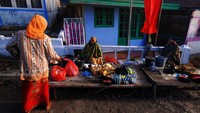 Sebagian aktivitas sehari-hari Suku Tengger di Bromo