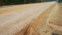Jalan menuju Gelombang Bono (Albert Saniko/detikTravel)
