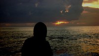 Pesona matahari tenggelam di Tanah Lot