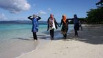 Dari Pasir Putih Sampai Nikmatnya Rujak Ambon