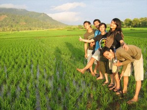 Desa Pelajaran, Desa Pemberi Pelajaran