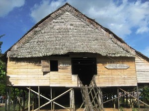 Dimana Rumah Betang Tegak Berdiri