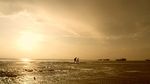 Eksotisme Sunset Pertama Nusantara di Pantai Lampu Satu