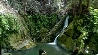Air terjun dengan sensasi therapy ikan bulan.