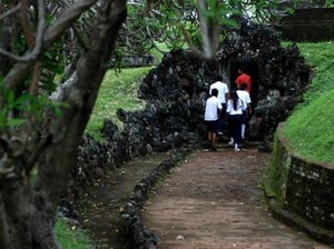 Goa Sunyaragi, Taman Sari yang Terlupakan