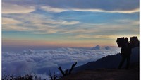 Biru yang memukau