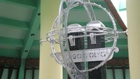 Mahkota Tugu Khatulistiwa