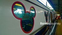 Kereta berlogo Mickey Mouse