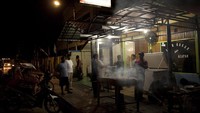 Rumah Makan Sari Rasa yang cukup terkenal dengan makanan lautnya