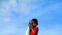 Hampir sama tinggi (YF)