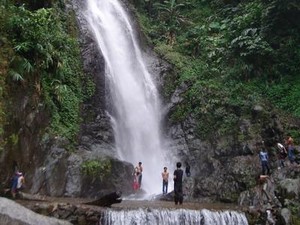 Indahnya Air Terjun di Balik Panasnya Kota Karawang