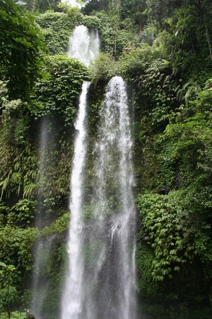 Indahnya Air Terjun Sendang Gile dan Tiu Kelep di Lombok