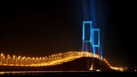 Jembatan Suramadu (exploreid.blogspot.com)