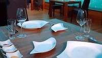 Restoran bawah laut (Sumber: amazingdata.com)