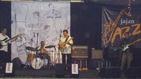 Jajan Jazz.
