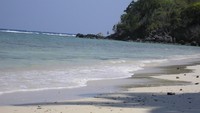 Pantai Kartini (Sumber: aguswaluyo27.blogspot.com)